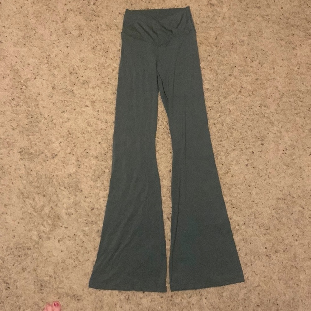 aerie offline crossover flare leggings